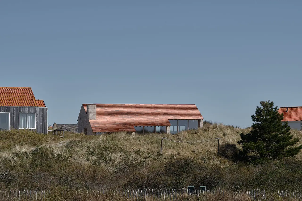 House on a Dune in het duinlandschap van Midsland aan Zee. Foto: Max Hart Nibbrig